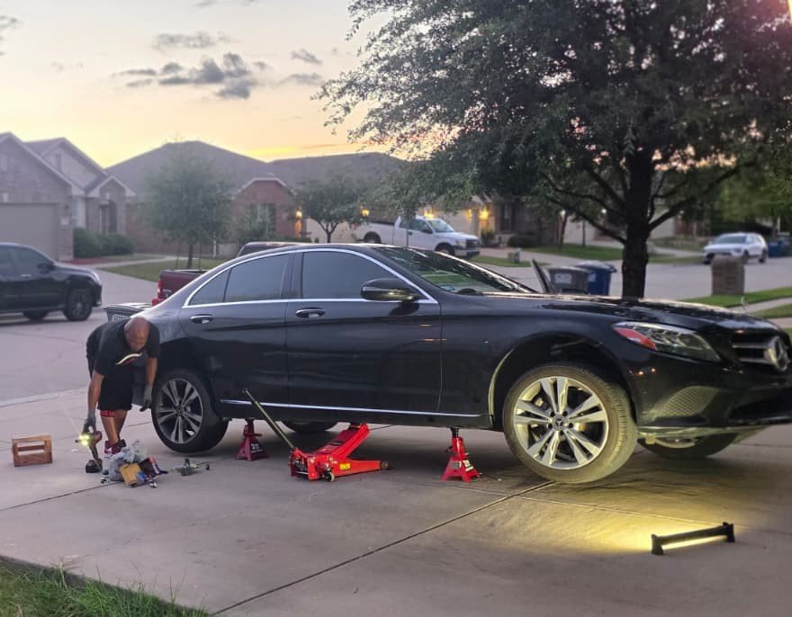 Professional automotive mobile service